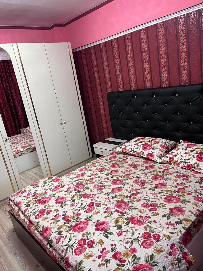 Apartament In Centrul Orasului باكاو المظهر الخارجي الصورة